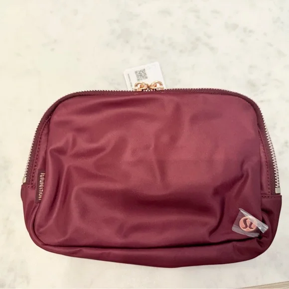 LULULEMON GARNET RED BELT BAG NWT - Picture 4 of 5